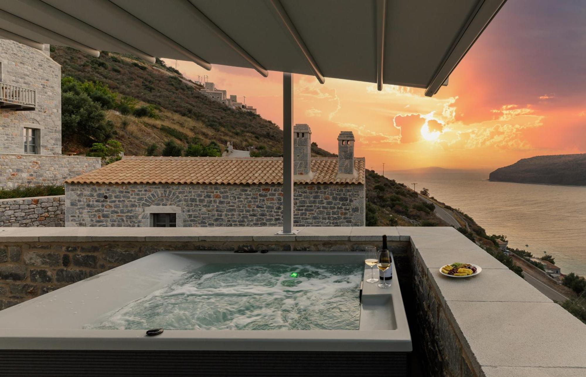 Trapela Limeni Luxury Suites Luaran gambar